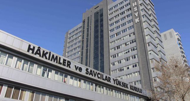 В Турции уволены с должностей почти три тысячи судей
