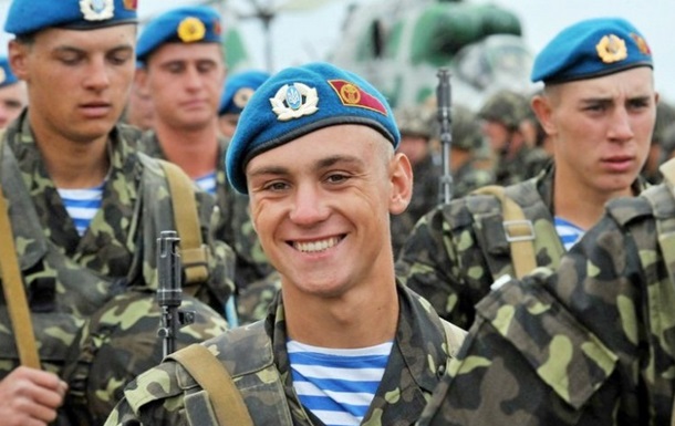 Порошенко подписал закон о выводе десанта в отдельный вид войск