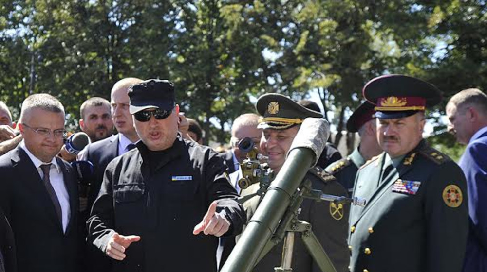 Турчинов: «Укроборонпром» должен обеспечить армию оружием, которое сломает хребет врагу