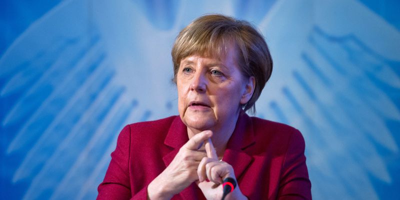Меркель: Я заинтересована в отмене санкций, но поведение России недопустимо
