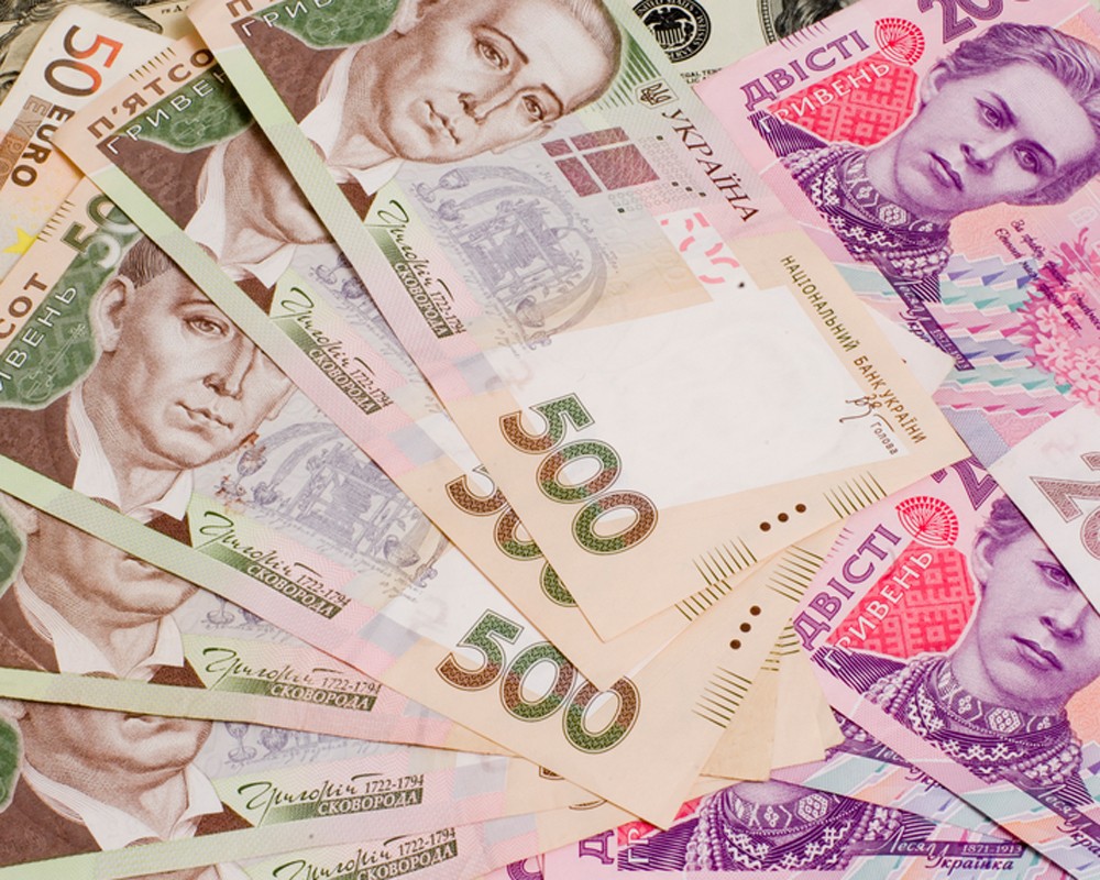 Госстат обнародовал данные по средней зарплате в Украине