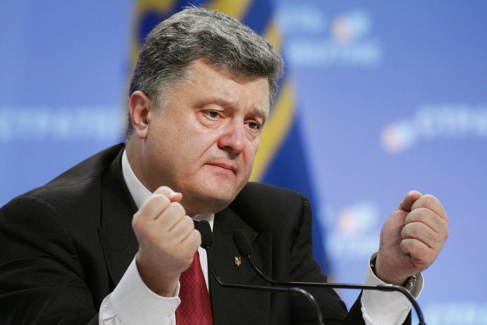 Порошенко призвал мировое сообщество не признавать выборы в Госдуму в Крыму