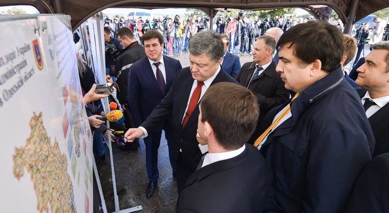 Порошенко назвал смету ремонта трассы Одесса-Рени
