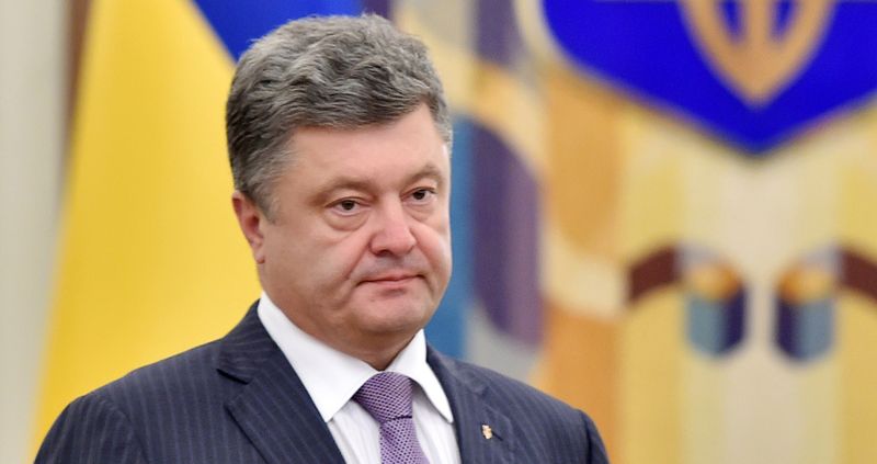 Порошенко призвал не политизировать общее прошлое Украины и Польши
