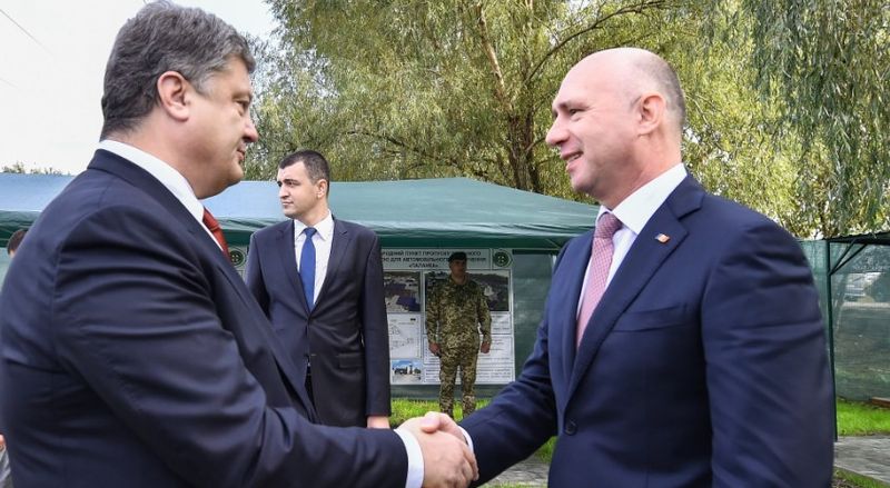 Порошенко встретился на границе с премьер-министром Молдовы