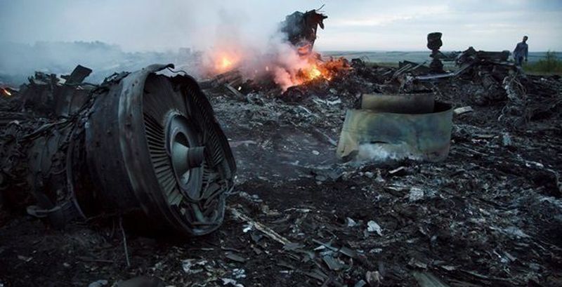 Порошенко продлил мандат миссии по расследованию MH17