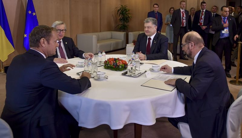 Порошенко провел переговоры с Туском, Шульцем и Юнкером