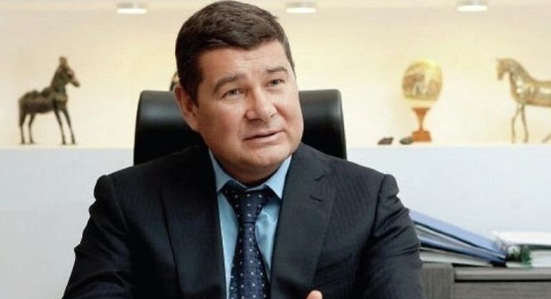 Нардеп Онищенко расторг договор со своим адвокатом