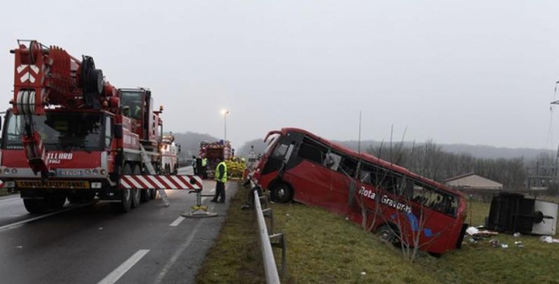 Во Франции автобус слетел в кювет, есть жертвы