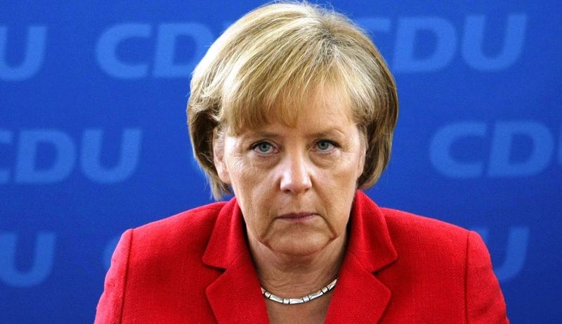Меркель хочет ускорить депортацию тех, кому отказали в статусе беженца