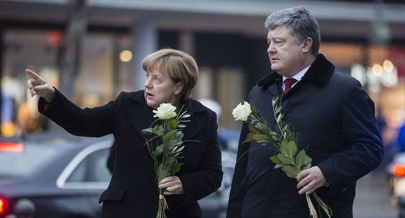 Порошенко и Меркель почтили память жертв берлинского теракта