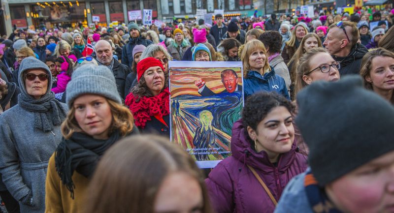 Против риторики Трампа прошли почти 700 женских маршей