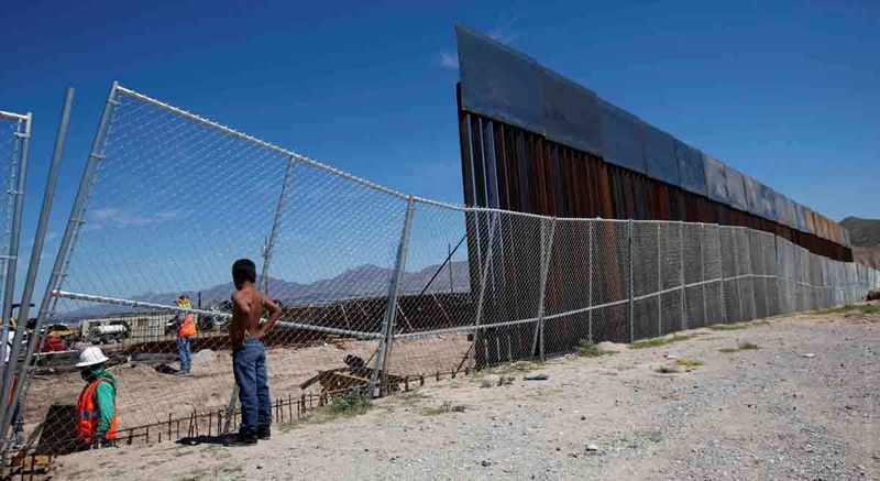 Трамп обещает снизить стоимость стены на границе с Мексикой