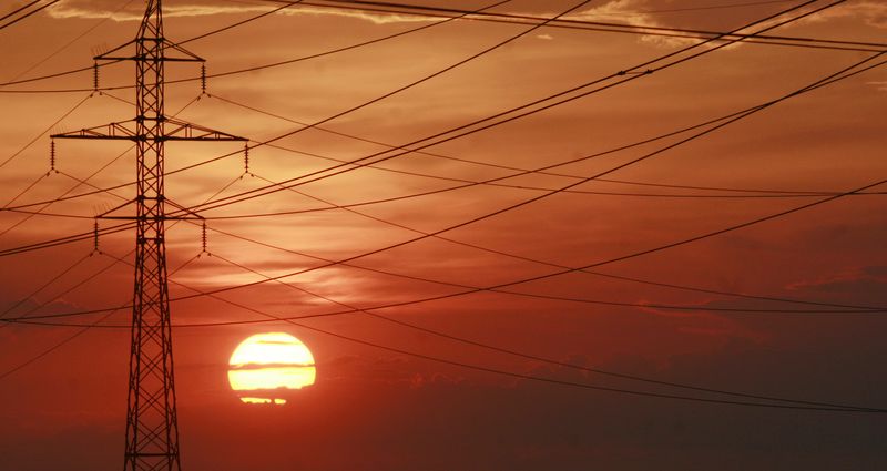 В Укрэнерго обещают не отключать электричество до 20 марта
