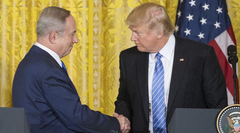 Трамп просит Израиль не торопиться с поселениями