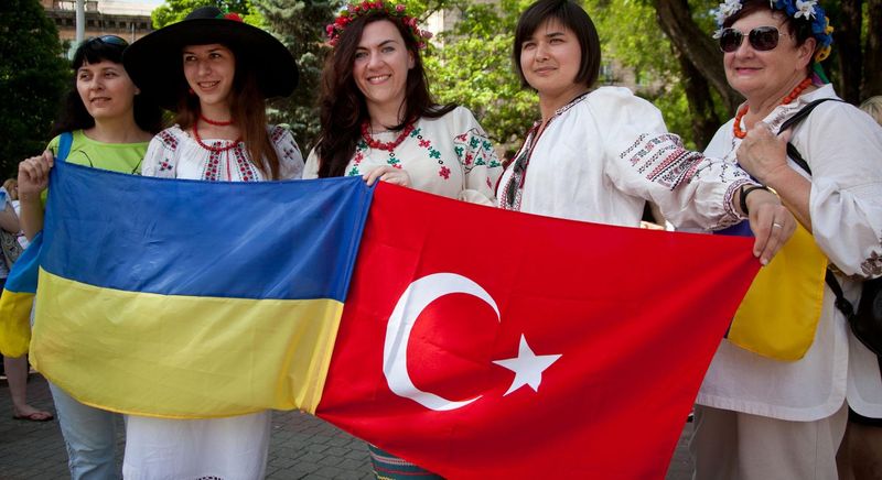 Украина договорилась с Турцией о въезде граждан по внутренним паспортам