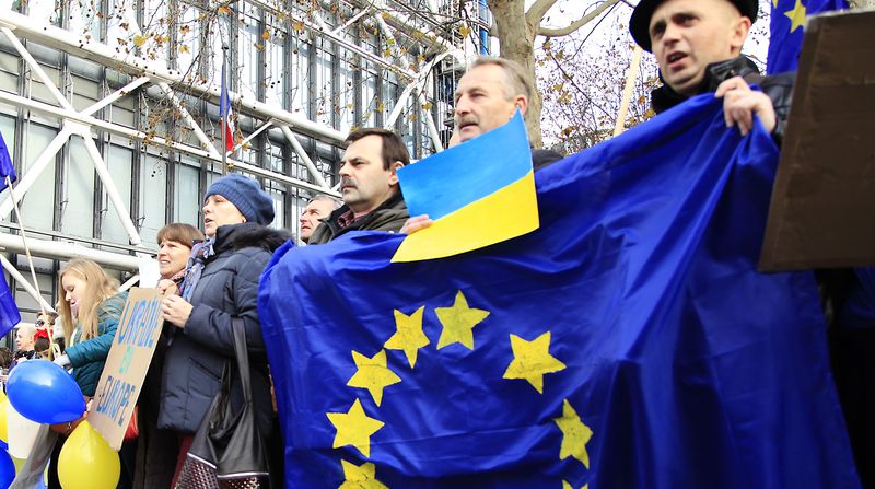 В европейские ценности верят 77% украинцев, – Порошенко
