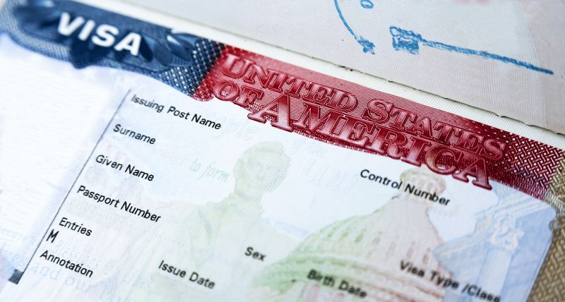 В украинском МИД объяснили правила получения виз США