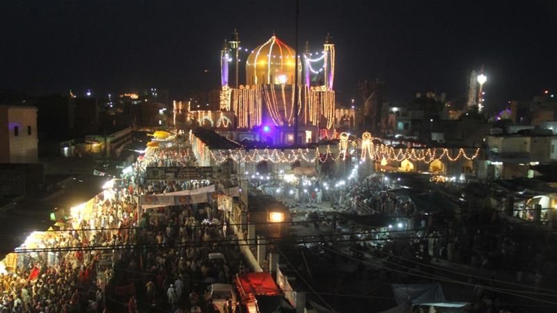 Взрыв в пакистанском храме: десятки погибших