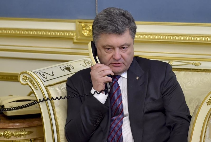 Порошенко провел телефонный разговор с Лукашенко