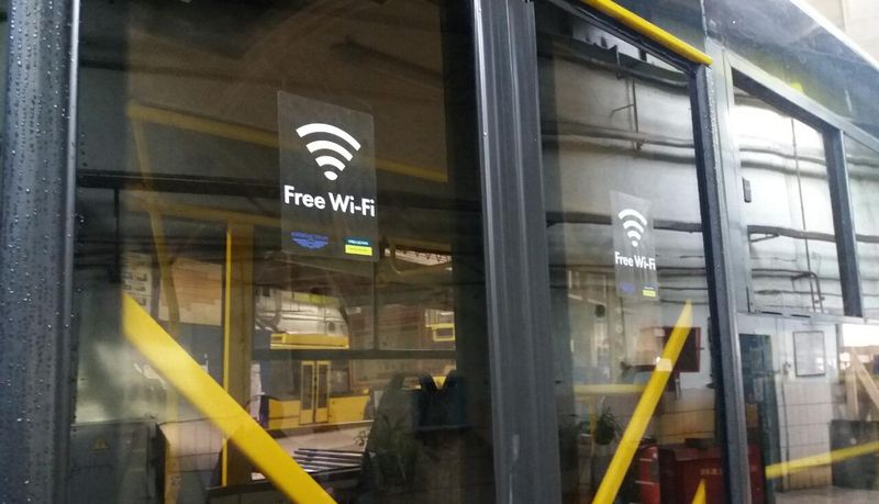 Часть киевских троллейбусов оборудовали бесплатным Wi-Fi
