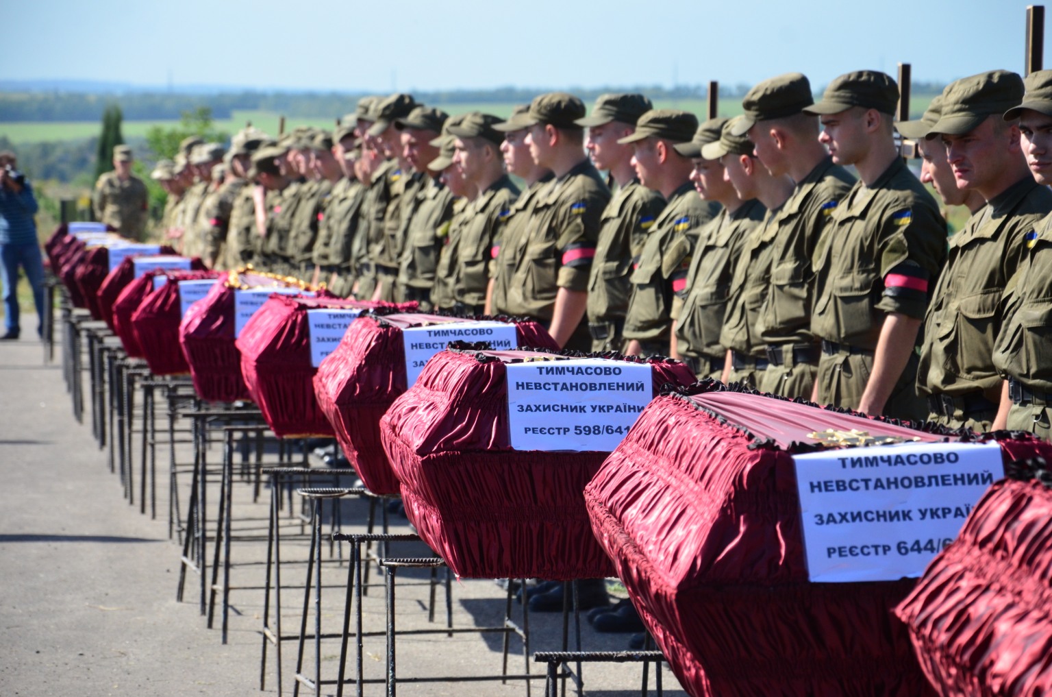 Сколько солдат украины погибло на сегодня. Военные кладбища на Украине.