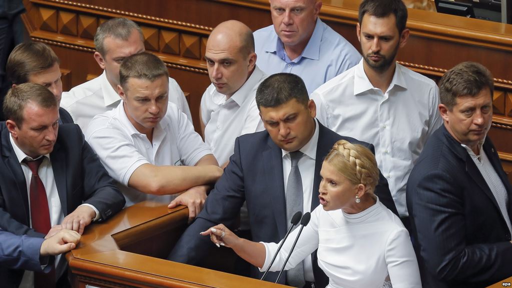 Гройсман обвинил Тимошенко в «бандитских действиях»