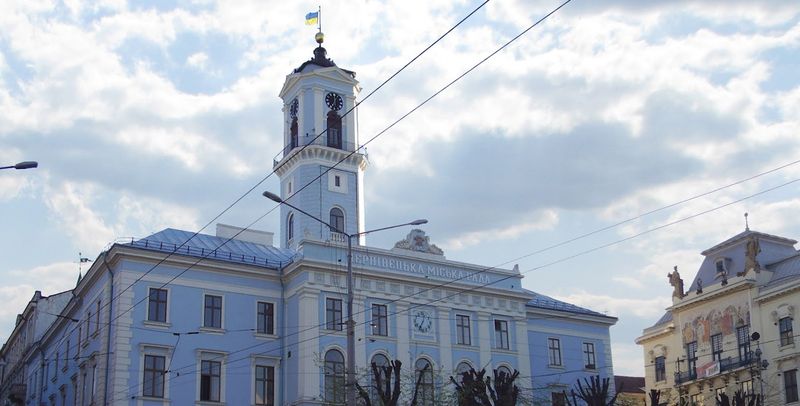 Мэр Черновцов просит назначить в городе внеочередные выборы