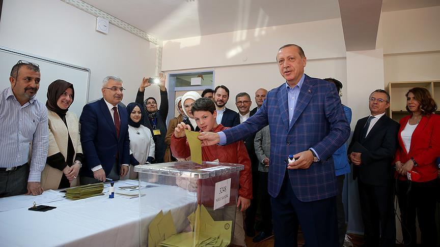 Эрдоган проголосовал на референдуме