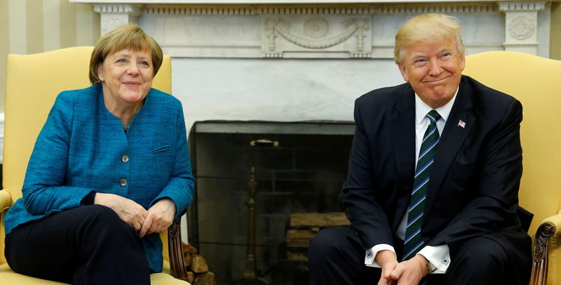 Трамп и Меркель обсудили ситуацию на Донбассе