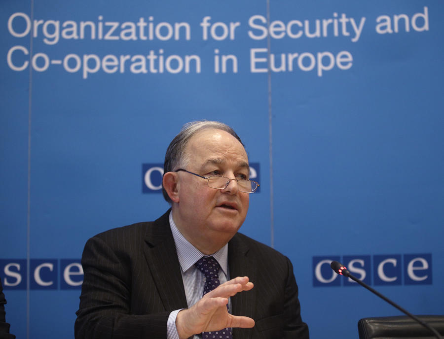 Глава миссии ОБСЕ осудил сексуальные домогательства в отношении женщины-наблюдателя