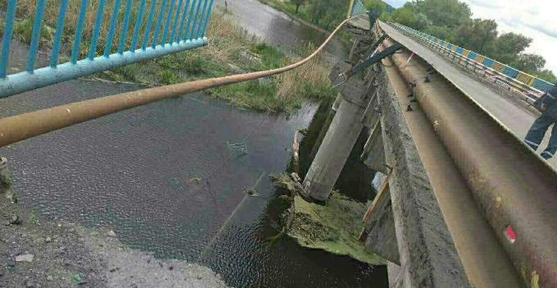 В Харьковской области обрушилась часть моста