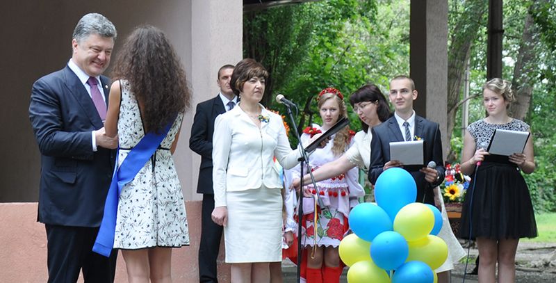 Порошенко – школьникам: вам очень повезло родиться в Украине