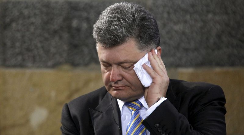 Геращенко: Порошенко отчаянно борется за Украину