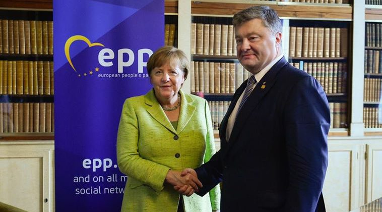 Порошенко проводит встречу с Меркель