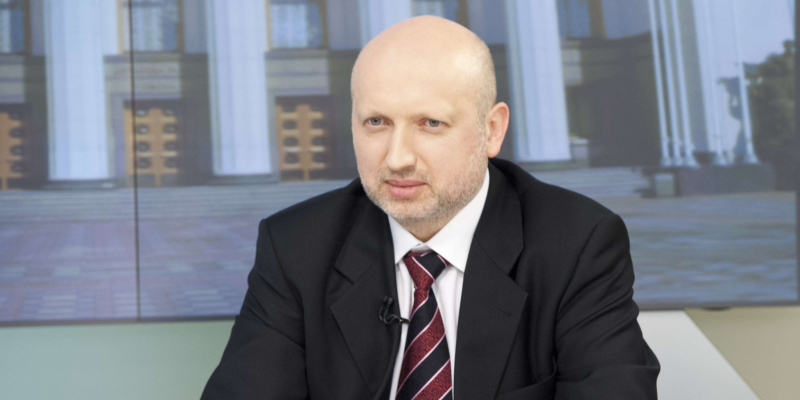 Турчинов призвал ВР принять закон о проверке жителей Донбасса перед получением биометрики
