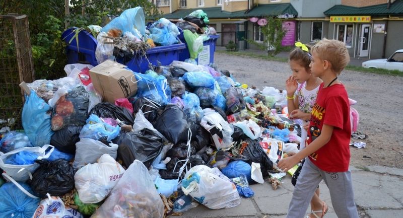 Семенченко: Путину выгодно превращение Львова в мусорную столицу