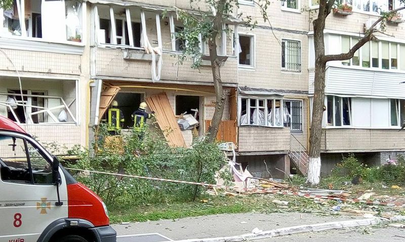 В Киеве произошел взрыв в многоэтажке, есть погибшая