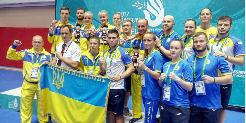 Порошенко поздравил сборную Украины со 2-м местом на Дефлимпийских играх