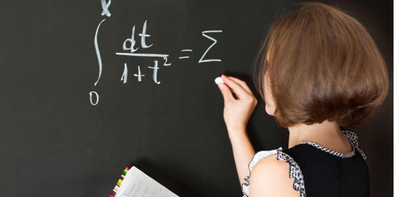 Минфин: Реализация закона «Об образовании» требует сокращения более половины педагогов