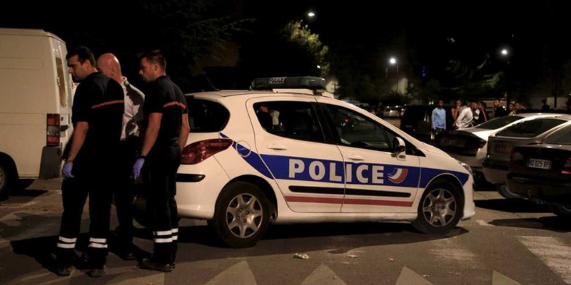 Стрельба у мечети во Франции, не менее 8 пострадавших