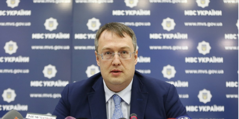 Геращенко обвинил Саакашвили в организации проплаченных акций