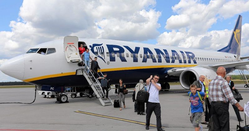 Омелян: полеты Ryanair в Украину могут быть отменены
