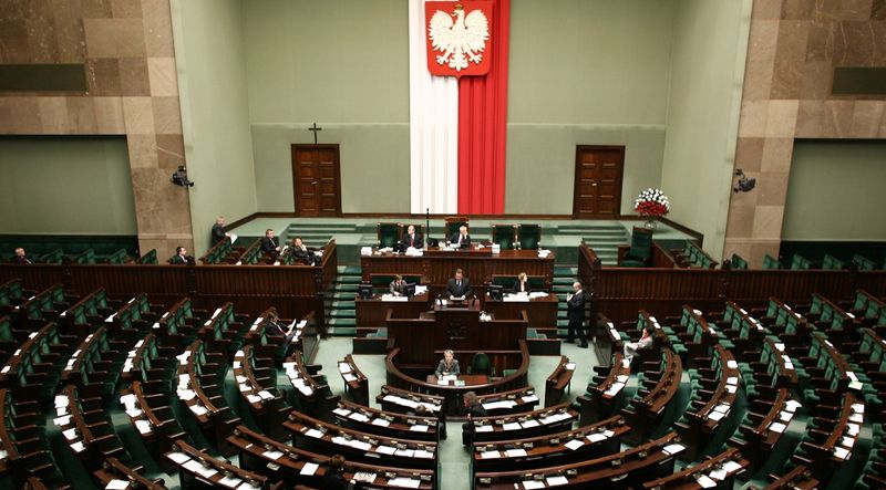 Польский сенат одобрил законопроект о судебной реформе