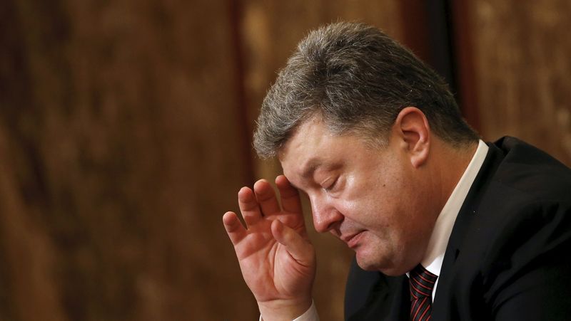 Порошенко: за все дни агрессии погибли 11 тысяч украинцев