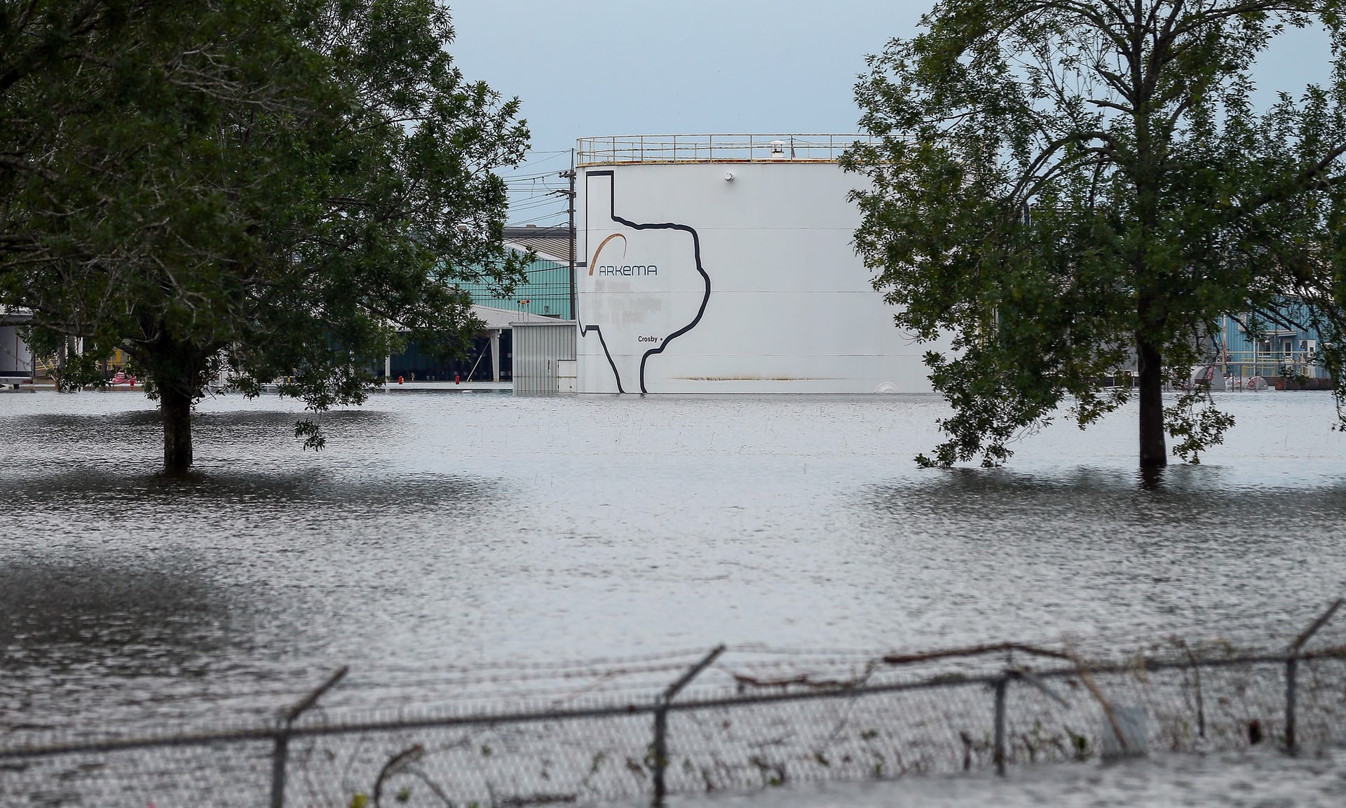 На химзаводе в Техасе взорвались реактивы