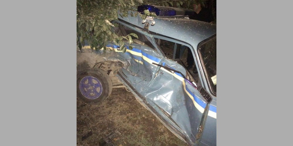 Под Одессой водитель врезался в полицейскую машину