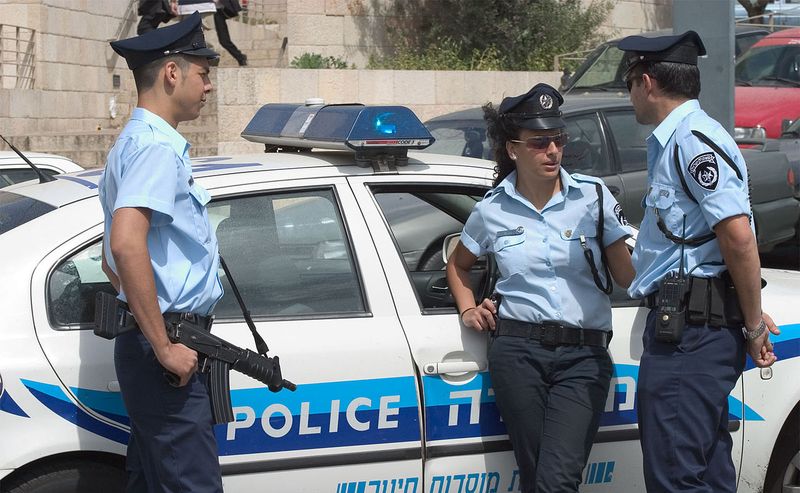 В Израиле палестинец застрелил трех правоохранителей