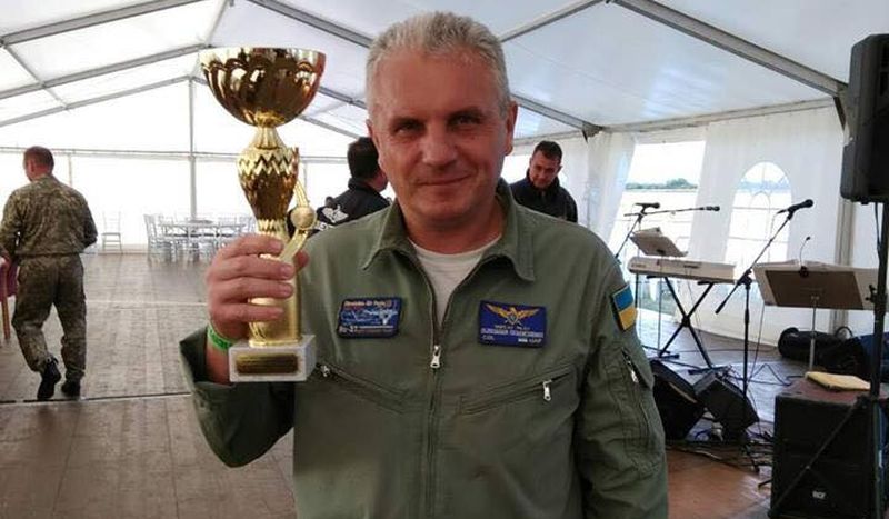 Порошенко поздравил летчика ВСУ с победой на авиапоказе в Чехии