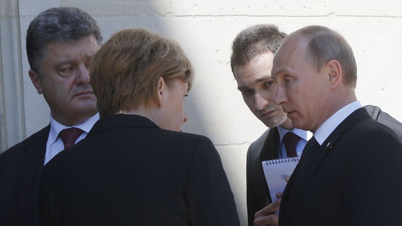 Порошенко: предложение Путина по миротворцам абсолютно недопустимо